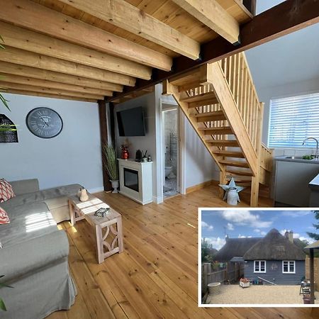 The Shack - Thatched Self Contained Annex Collingbourne Ducis Eksteriør billede