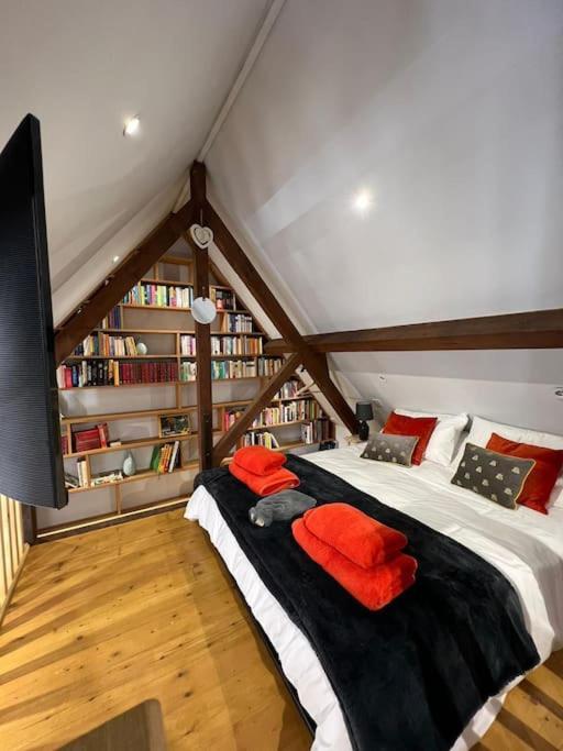 The Shack - Thatched Self Contained Annex Collingbourne Ducis Eksteriør billede