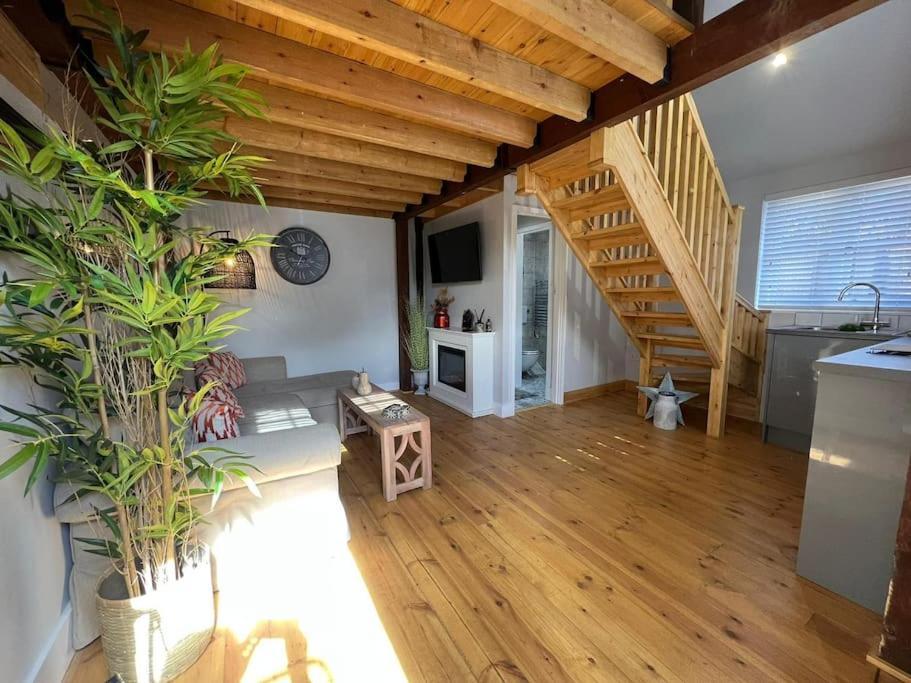 The Shack - Thatched Self Contained Annex Collingbourne Ducis Eksteriør billede