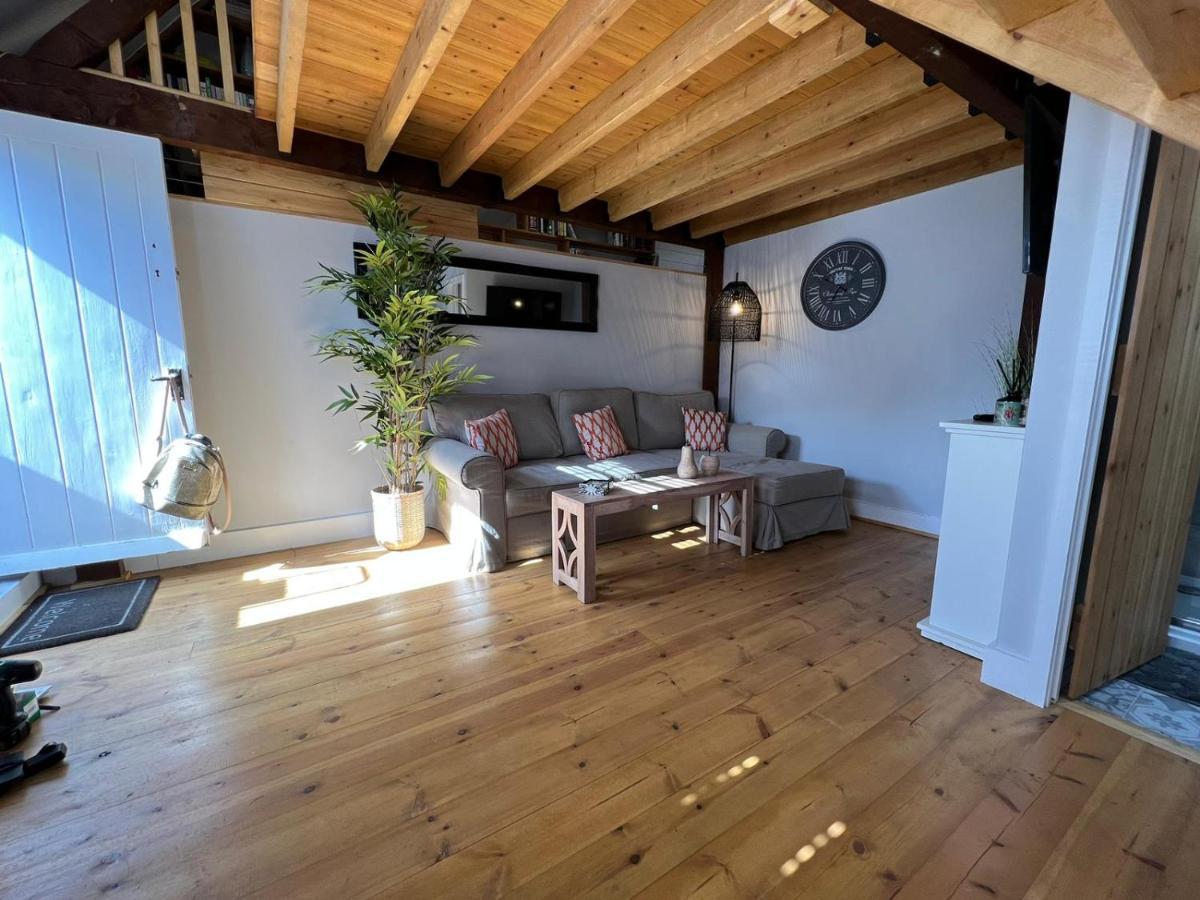 The Shack - Thatched Self Contained Annex Collingbourne Ducis Eksteriør billede